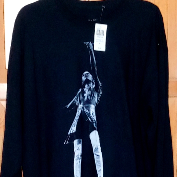 Ariana Grande Sweaters - NWT Ariana Grande Size XL Black & White